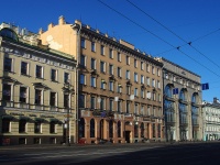 隔壁房屋: avenue. Nevsky, 房屋 23. 公寓楼