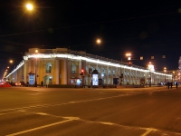 Central district, shopping center Большой Гостиный двор, Nevsky avenue, house 35