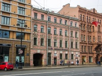 Central district, Nevsky avenue, 房屋 131. 公寓楼