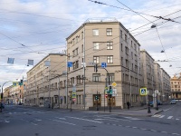 Central district, Nevsky avenue, 房屋 146. 公寓楼