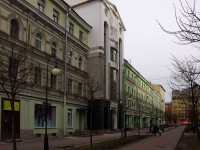 Central district, Nevsky avenue, 房屋 150. 公寓楼