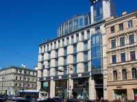 Central district, Nevsky avenue, 房屋 152. 公寓楼