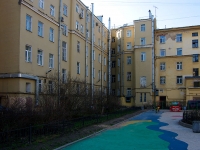 Central district, Nevsky avenue, house 182. Apartment house
