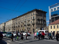 Central district, Nevsky avenue, 房屋 184. 公寓楼