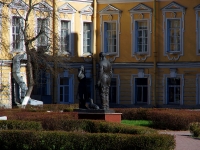 Central district, st Sadovaya. monument