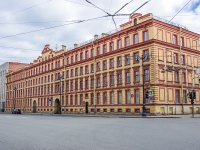 Central district, avenue Suvorovskiy, house 65. court