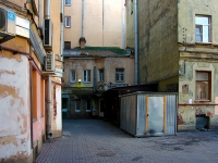 Central district, Suvorovskiy avenue, house 25. Apartment house