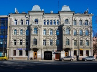 Central district, Suvorovskiy avenue, house 33. Apartment house