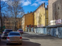 Central district, Suvorovskiy avenue, house 37. Apartment house