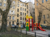 Central district, Suvorovskiy avenue, 房屋 40. 公寓楼