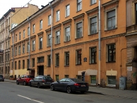 Central district, Baskov alley, house 19. Apartment house