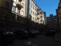 Central district, Zagorodny avenue, house 14. Apartment house