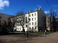 Central district, Zagorodny avenue, house 40. Apartment house