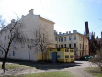 Central district, Zagorodny avenue, house 42. Apartment house