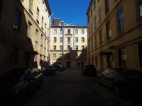 Central district, Kuznechnij alley, house 10. Apartment house