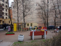 Central district, Razezzhaya st, children's playground 