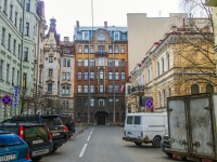 Central district, Ryleev st, house 21. Apartment house
