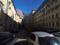 Central district, Ostrovsky square, house 5. Apartment house