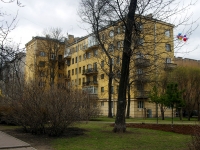 Central district, Kaluzhsky alley, house 9. Apartment house