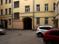 Central district, Kolomenskaya st, house 42. Apartment house