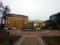 Central district, public garden Ново-МанежныйManezhnaya square, public garden Ново-Манежный