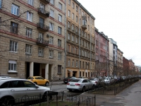 neighbour house: st. 4-ya sovetskaya, house 43. Apartment house