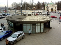 Центральный район, площадь Александра Невского, дом 2А. магазин