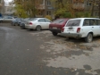 Екатеринбург, ул. Уктусская, 33: условия парковки возле дома