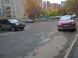 Екатеринбург, ул. Серова, 25: условия парковки возле дома