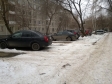 Екатеринбург, ул. Пионеров, 10: условия парковки возле дома