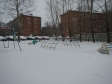 Екатеринбург, ул. Вали Котика, 13: спортивная площадка возле дома
