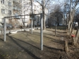 Екатеринбург, ул. Коминтерна, 13: площадка для отдыха возле дома