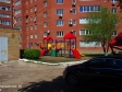 Тольятти, ул. Ворошилова, 69: детская площадка возле дома