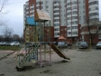 Екатеринбург, ул. Титова, 17: детская площадка возле дома